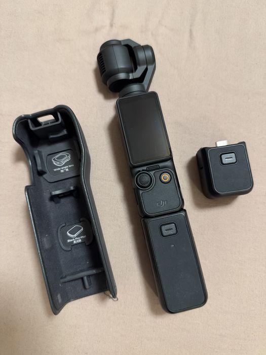DJI Pocket 3 + Card 256GB + Baterie suplimentară / Accesorii