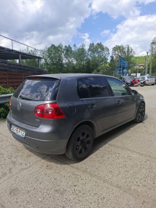Vw golf 5 . 1.9 bkc .