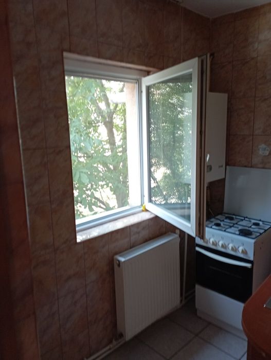 Închiriez garsoniera