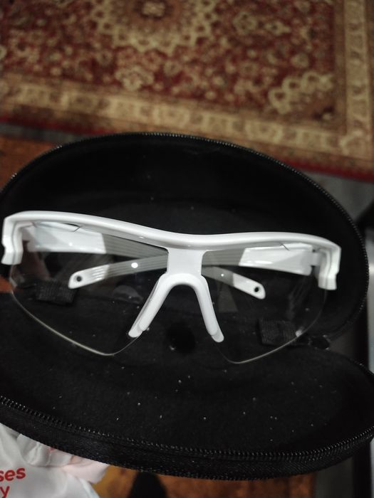 Очки спортивные продам