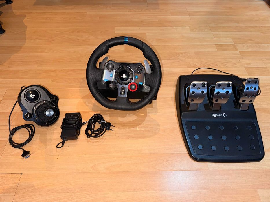 Vând volan Logitech G29 + schimbător de viteze
