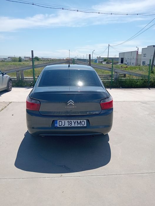 Vând Citroen C-Elysee