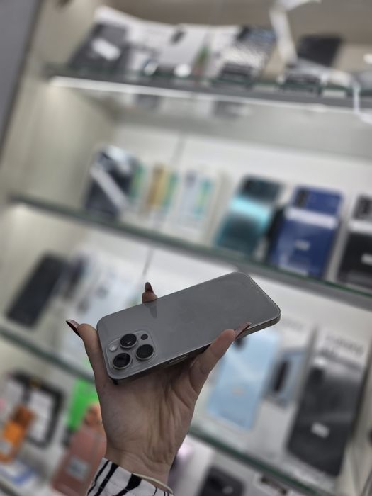 Humor GSM oferă spre vânzare / iPhone 15 Pro Max / 256 GB / Natural Titanium / Baterie 88% / Garanție 12 luni / Rate