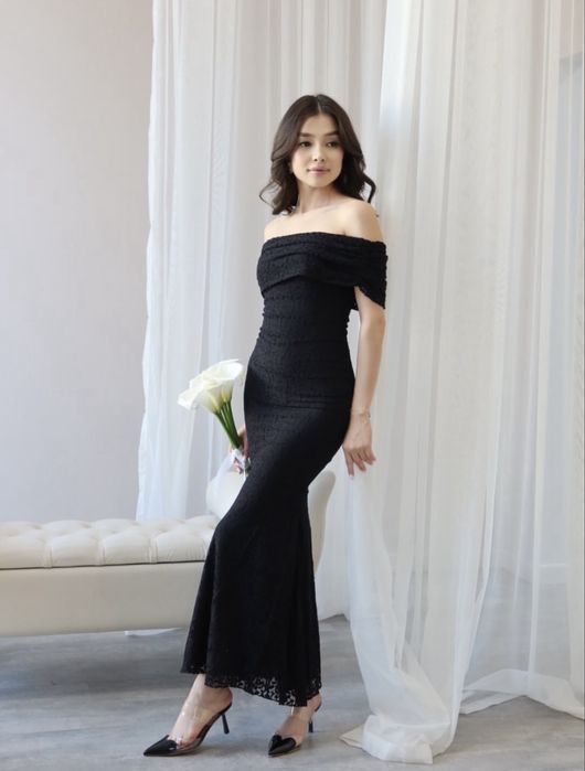 Силуэтное платье кружева