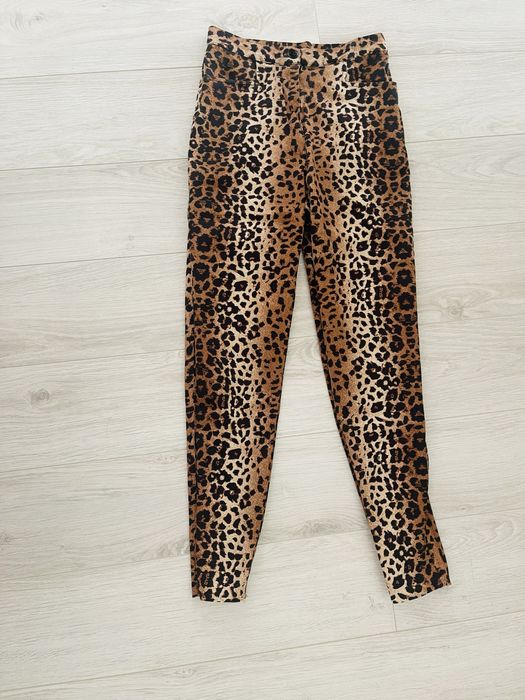 Pantaloni / salopeta / fusta