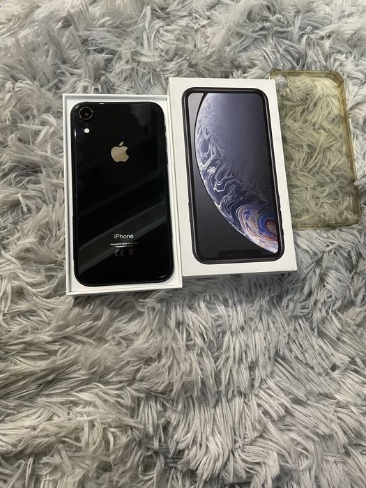 Продам телефон Айфон XR 128
