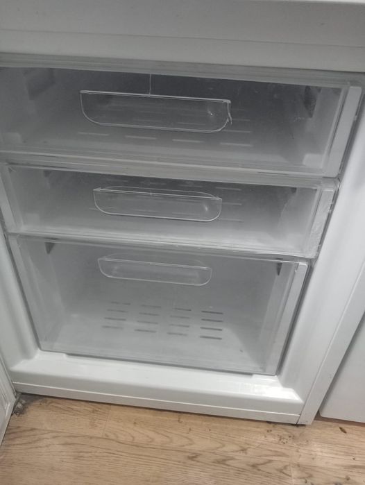Ящик полка дверь холодильник