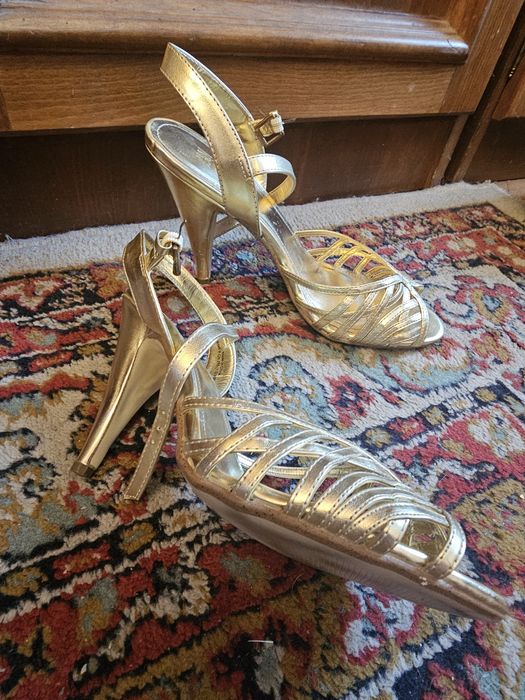 Sandale H&M de vara sau ocazie, cu toc, aurii, noi
