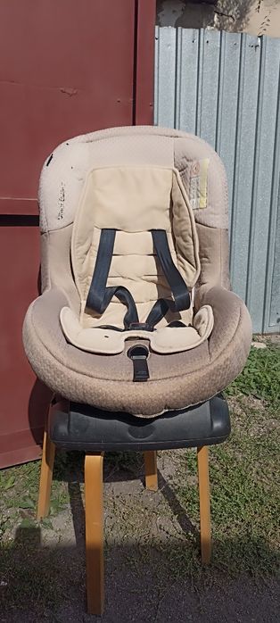 Детское кресло..