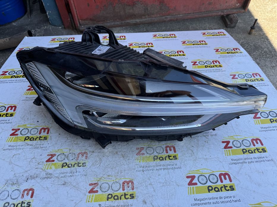Far dreapta MiD LED cod 31656617 Volvo XC60 R-Design 2018-2023