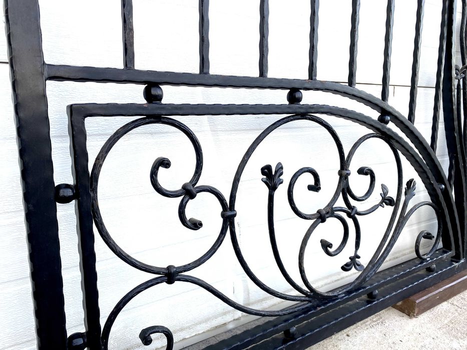 Poarta acces auto din fier forjat