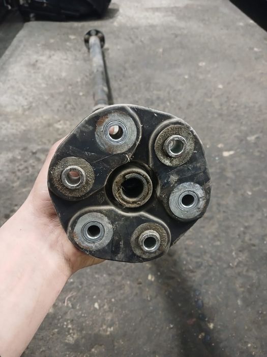 Продам кардан на Мерседес 124