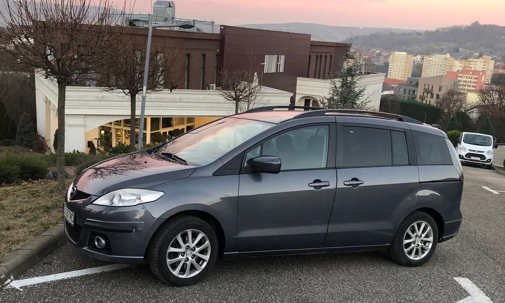 Vând Mazda 5 cu 7 locuri!
