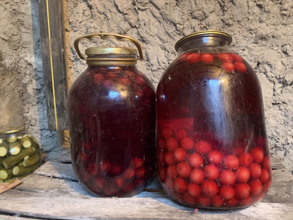 Домашные соленье компот