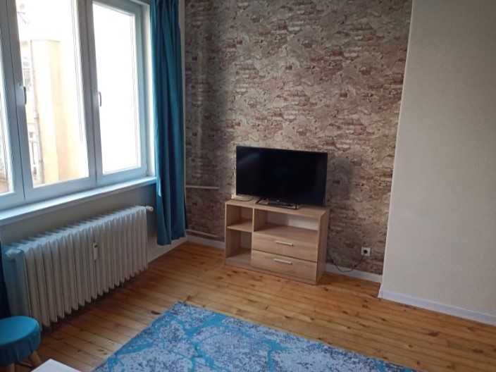 Дава се под наем Двустаен апартамент в София, Център - 64 кв.м за 700 € - Снимка #1