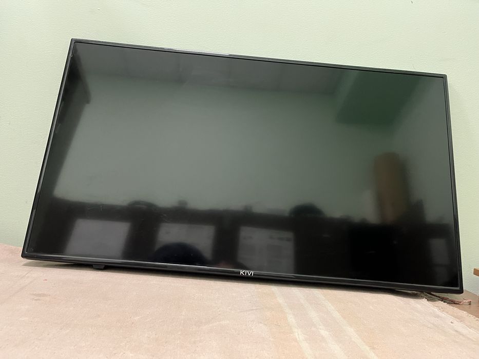 Телевизор Kivi 40F510KD (не включается, на запчасти)