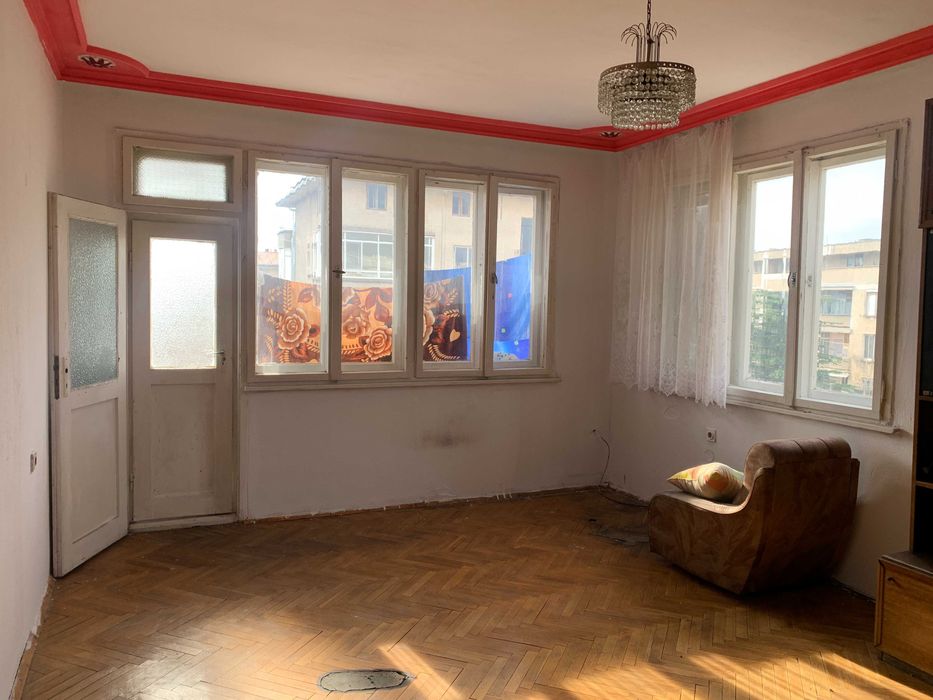 ЧЕТИРИСТАЕН апартамент в гр. Карлово