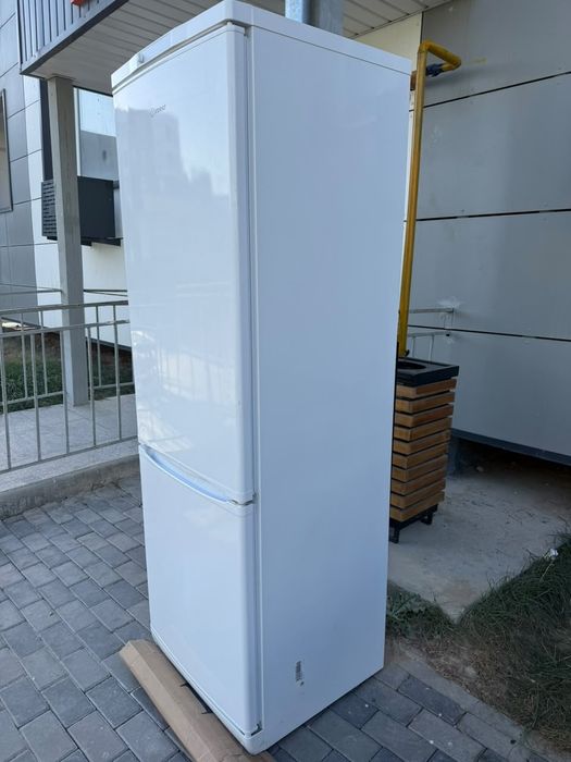 Холодильник Indesit