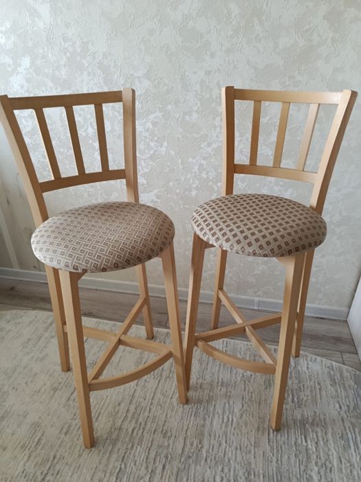 Продам барные  стулья