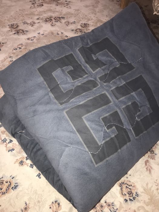 Корпа 2/2.20 размер б/у “Gucci” вилюр холати 1-2 та дойида ипи кетган