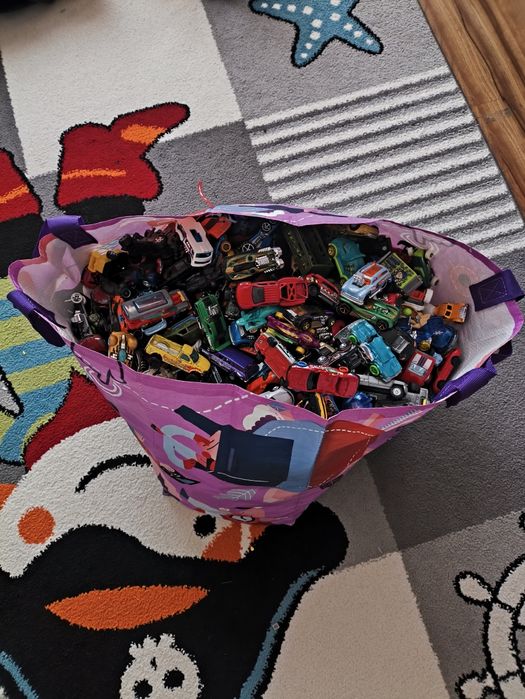 Mașinuțe metalice hot wheels