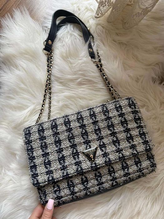 Дамски чанти Moschino, Tommy Hilfiger, Kendall + Kylie, Guess оригинал