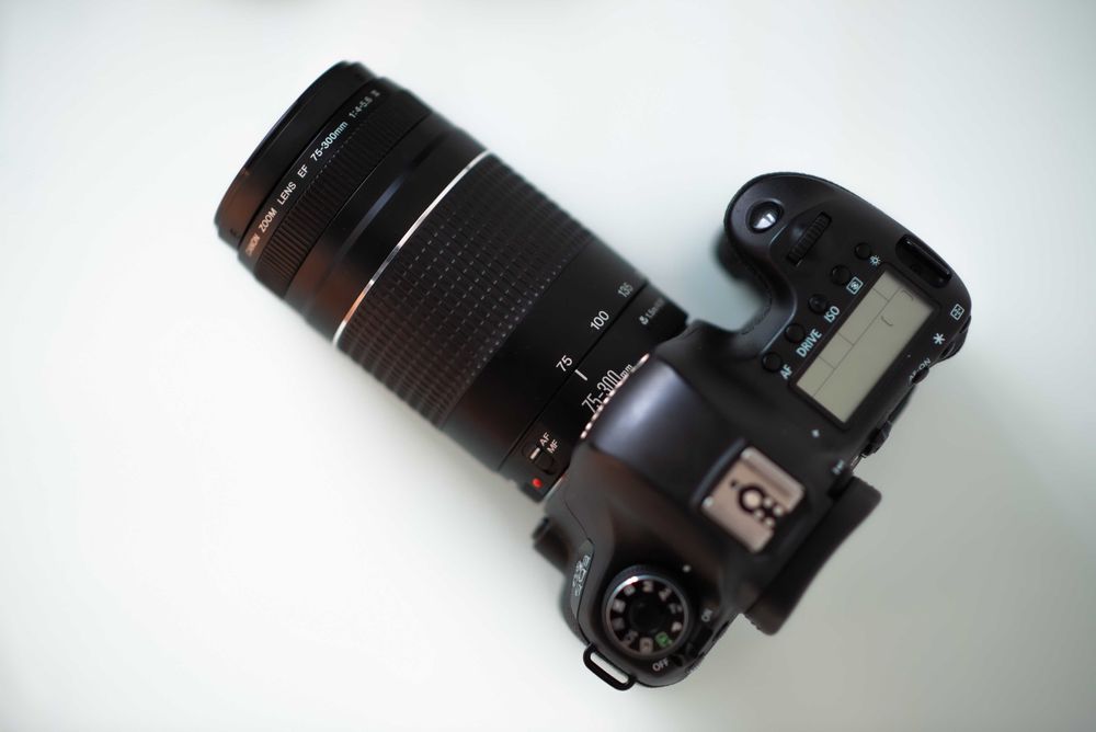 Obiectiv Canon 75-300 mark III