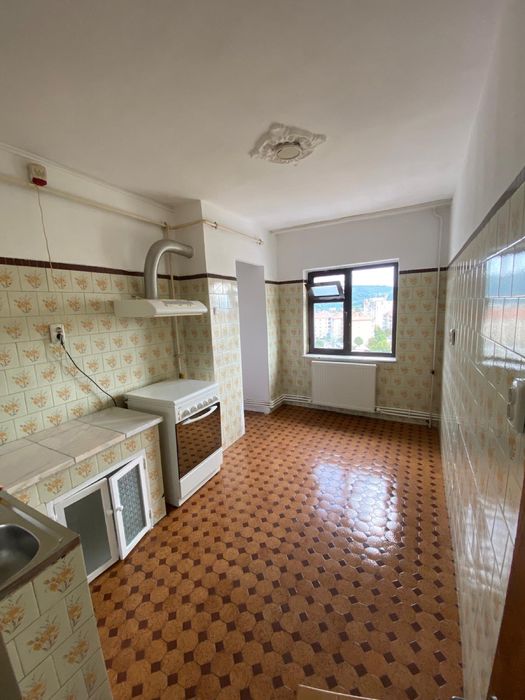 Apatamanet 3 camere, zona Garii