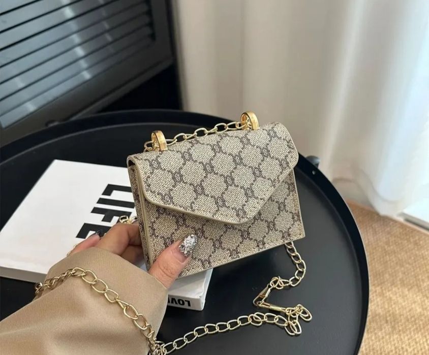 Мини сумкалар сатылады