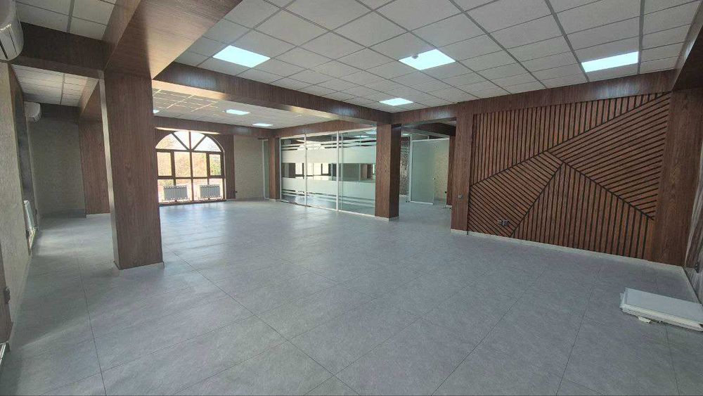 Сдаётся офис в БЦ  Яккасарайский район R25