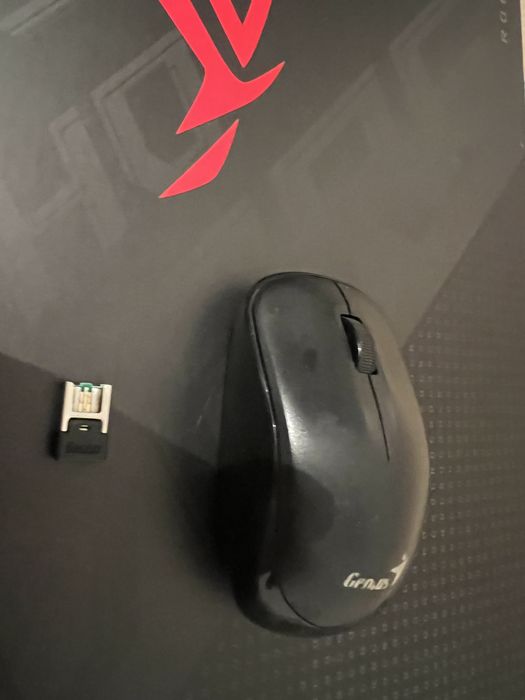 Продам бесспроводную мышь Genius