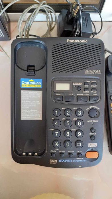 Цифров телефон със секретар Panasonic