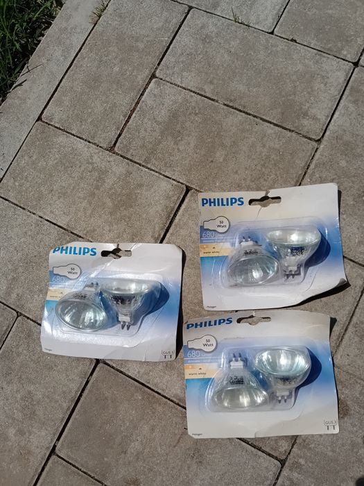 3 seturi  ( 6buc )becuri philips GU5.3 50watt