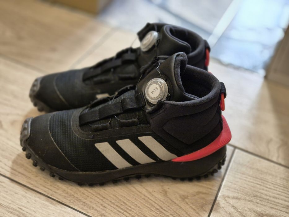 Ghete adidas sistem boa