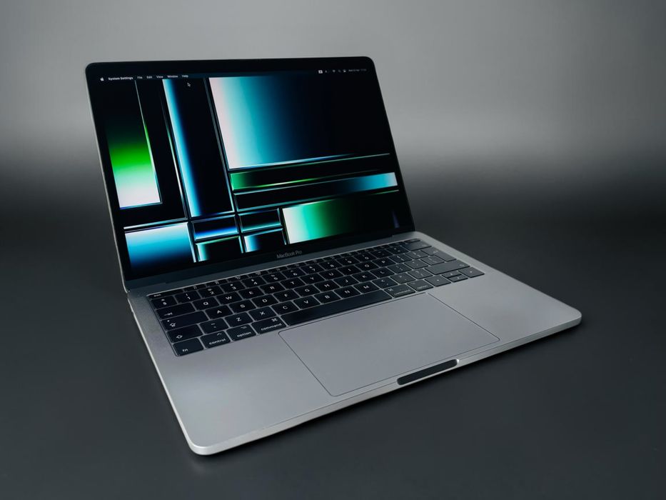Лаптоп Аpple MacBook Pro 13 2017 i5 2,3Ghz 8RAM 256GB Гаранция!