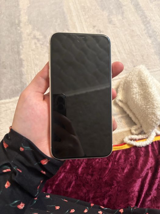 Айфон 11 продаюю