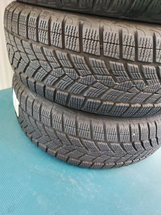 4 бр зимни 215/65/17 Goodyear