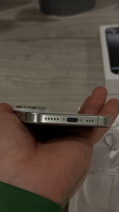 Iphone 16 pro,256GB, белый титан