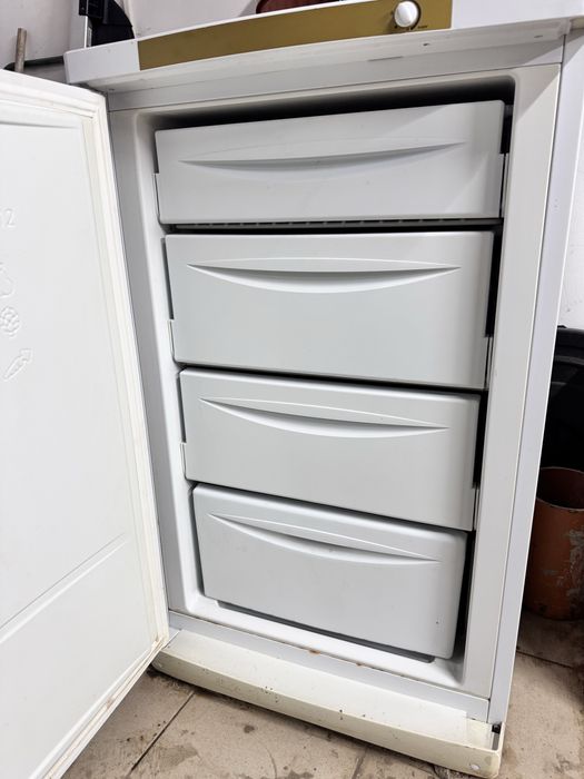 Морозильник 142 лит новый