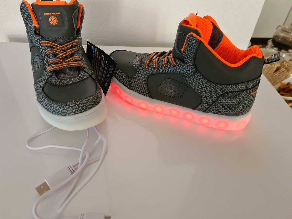 кроссовки Skechers  37р-р