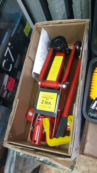 Домкрат подкатной 2т.