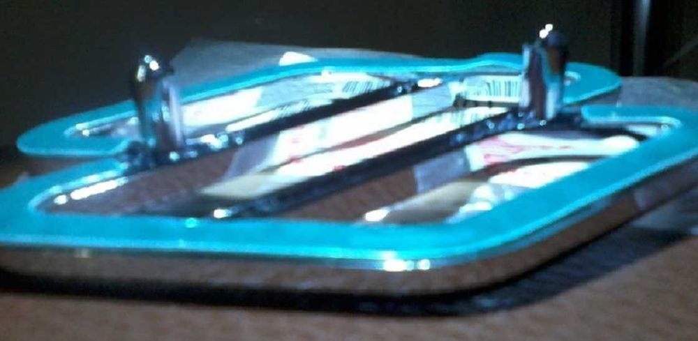 эмблема решётки радиатора Suzuki