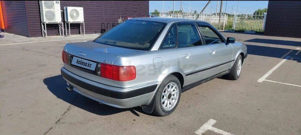 Продам ауди в4 1993