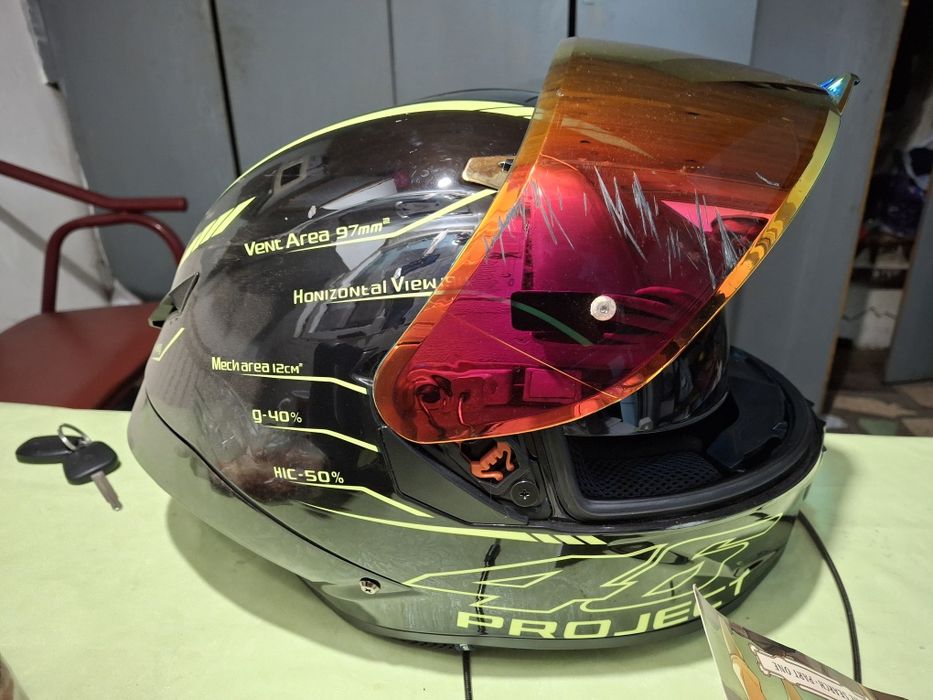 Продам мотошлем размер L