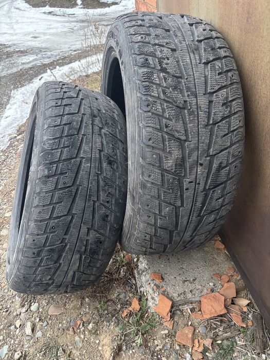Продам шины шипованные