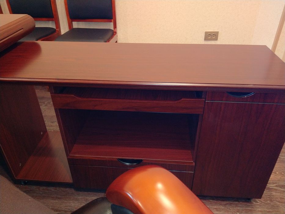 Новая мебель для руководителя