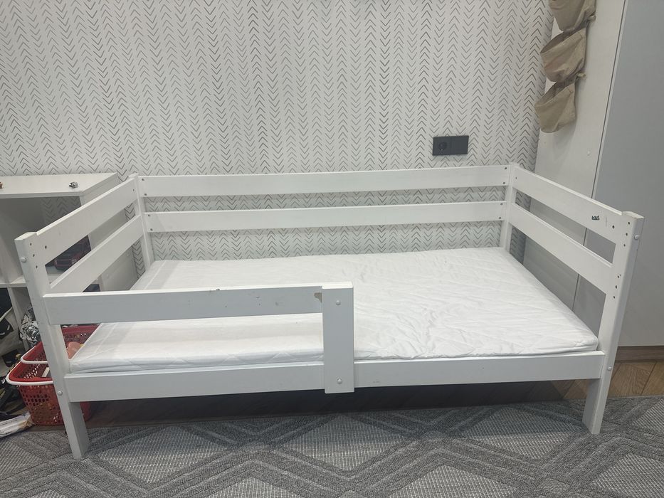 Кроватка детская 160/80