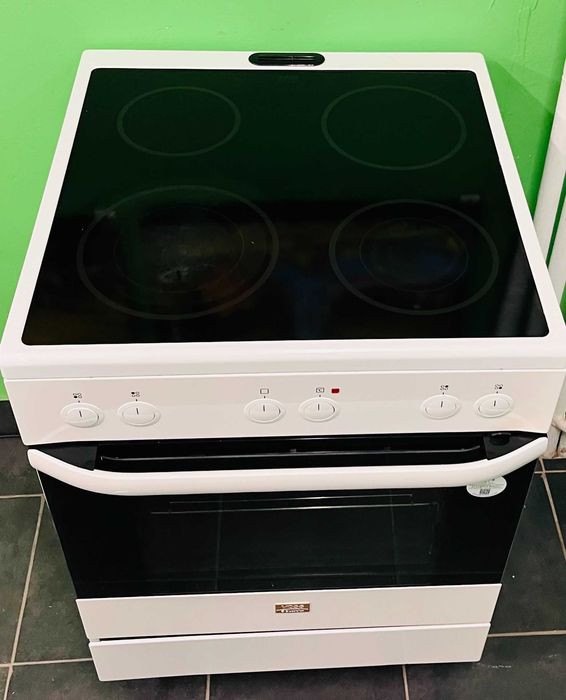 Готварска печка 60 см Voss Electrolux свободностояща с вентилатор