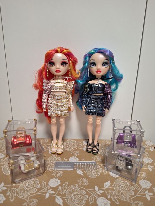 Rainbow High, Junior High, Shadow High papusi