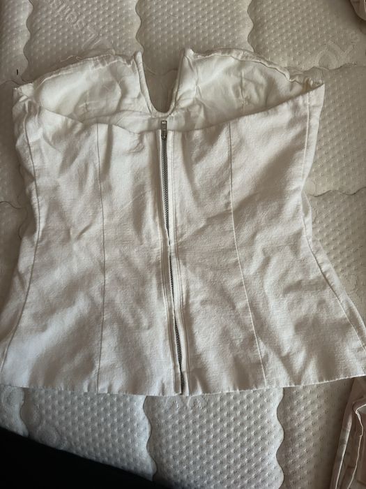 Нежен топ от Zara